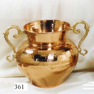 Olla Castellana de Cobre Rebatido con Asas de Bronce